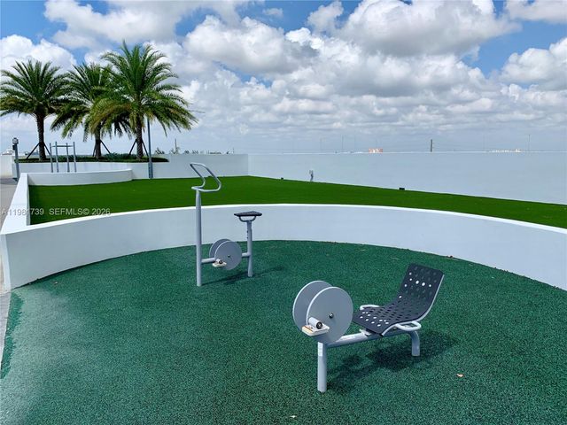 16385 Biscayne Blvd 1104, North Miami Beach, FL 33160