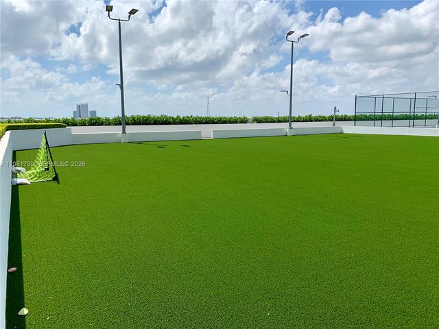 16385 Biscayne Blvd 1104, North Miami Beach, FL 33160