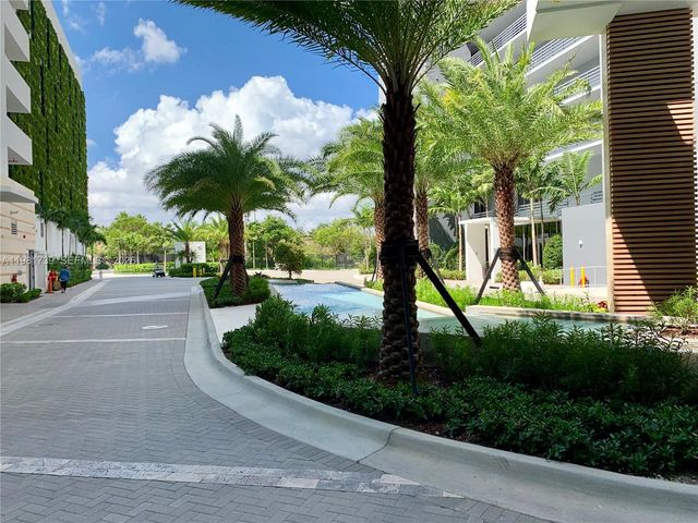 16385 Biscayne Blvd 1104, North Miami Beach, FL 33160