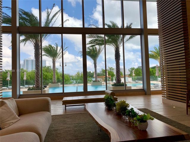 16385 Biscayne Blvd 1104, North Miami Beach, FL 33160