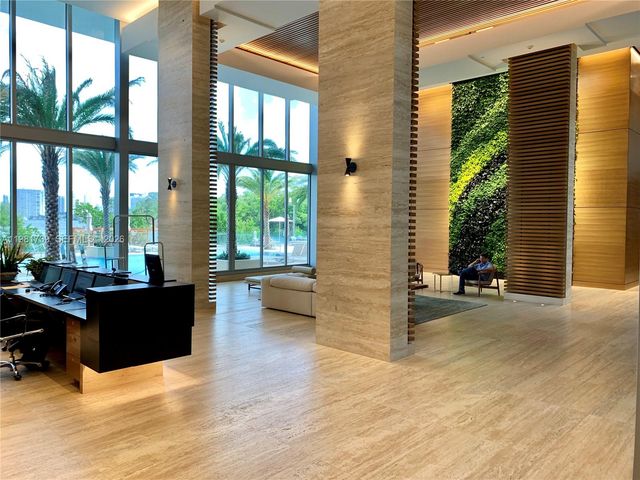 16385 Biscayne Blvd 1104, North Miami Beach, FL 33160