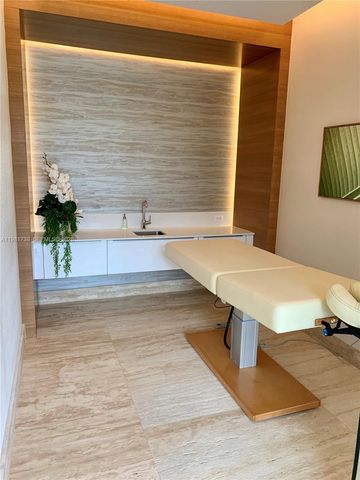 16385 Biscayne Blvd 1104, North Miami Beach, FL 33160