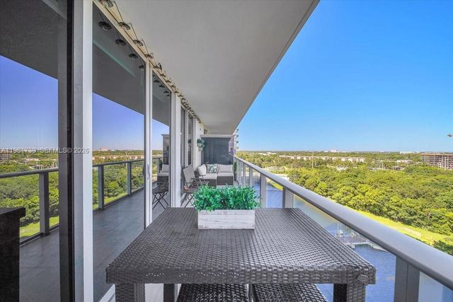 16385 Biscayne Blvd 1104, North Miami Beach, FL 33160