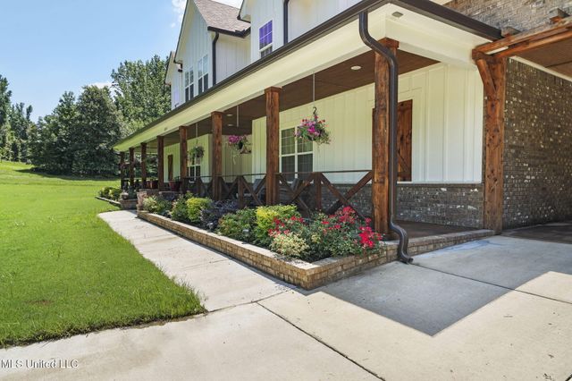 12097 Old Byhalia Road, Byhalia, MS 38611