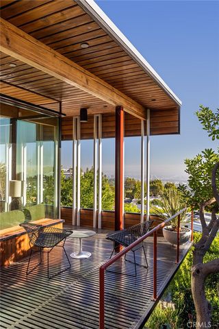 1515 N Tigertail, Los Angeles, CA 90049