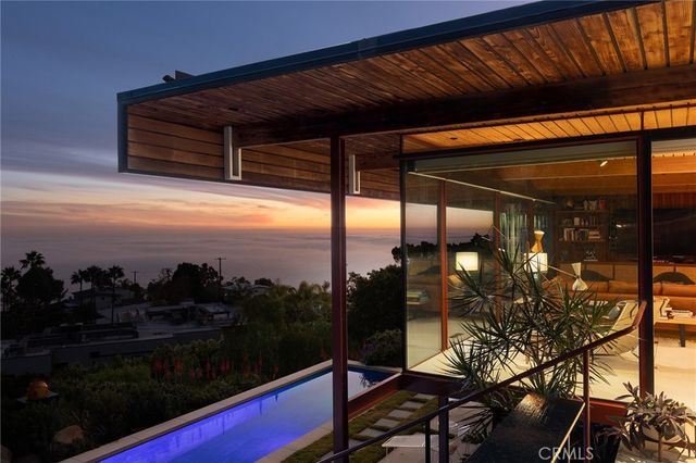 1515 N Tigertail, Los Angeles, CA 90049