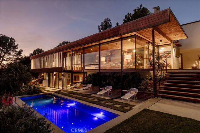 1515 N Tigertail, Los Angeles, CA 90049