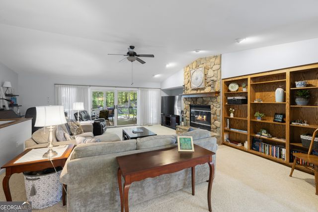 910 Chickasaw Drive, Westminster, SC 29693