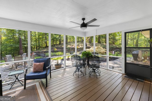 910 Chickasaw Drive, Westminster, SC 29693