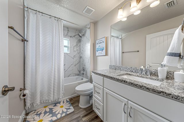 210 Pelican Drive NE, Palm Bay, FL 32907