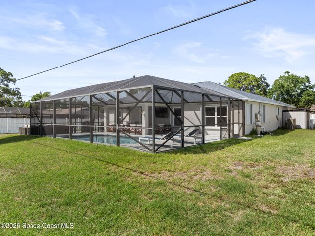 210 Pelican Drive NE, Palm Bay, FL 32907