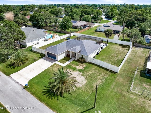 210 Pelican Drive NE, Palm Bay, FL 32907