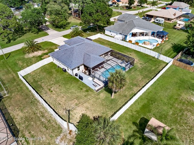 210 Pelican Drive NE, Palm Bay, FL 32907