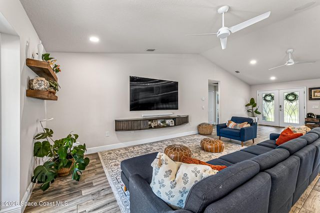 210 Pelican Drive NE, Palm Bay, FL 32907