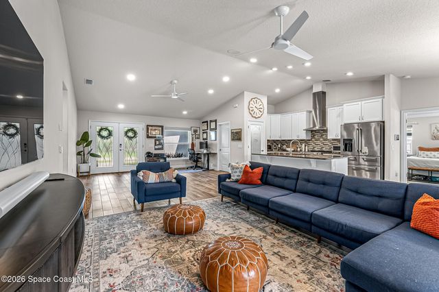 210 Pelican Drive NE, Palm Bay, FL 32907