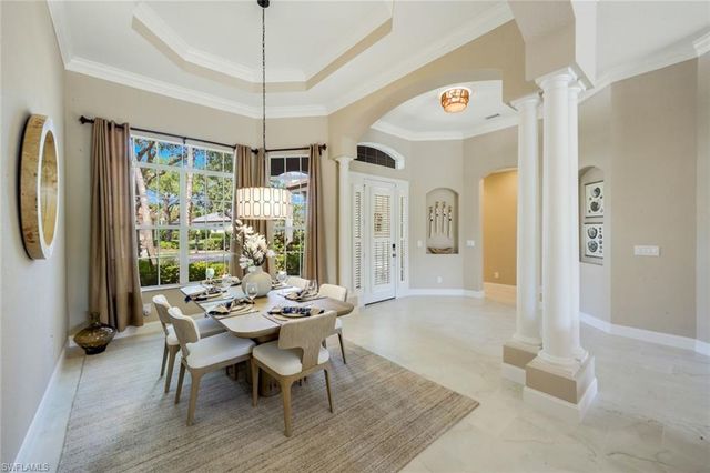 8810 Spinner Cove LN, Naples, FL 34120
