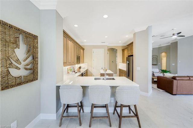 8810 Spinner Cove LN, Naples, FL 34120