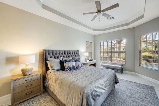 8810 Spinner Cove LN, Naples, FL 34120