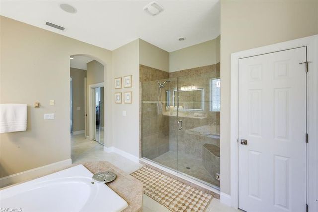 8810 Spinner Cove LN, Naples, FL 34120