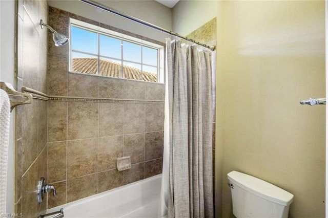 8810 Spinner Cove LN, Naples, FL 34120