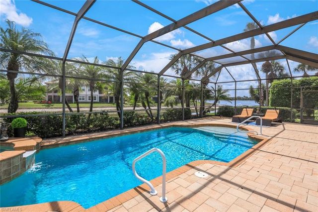 8810 Spinner Cove LN, Naples, FL 34120