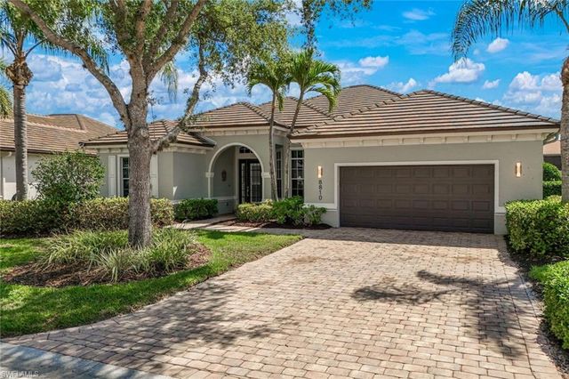 8810 Spinner Cove LN, Naples, FL 34120