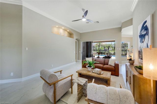 8810 Spinner Cove LN, Naples, FL 34120