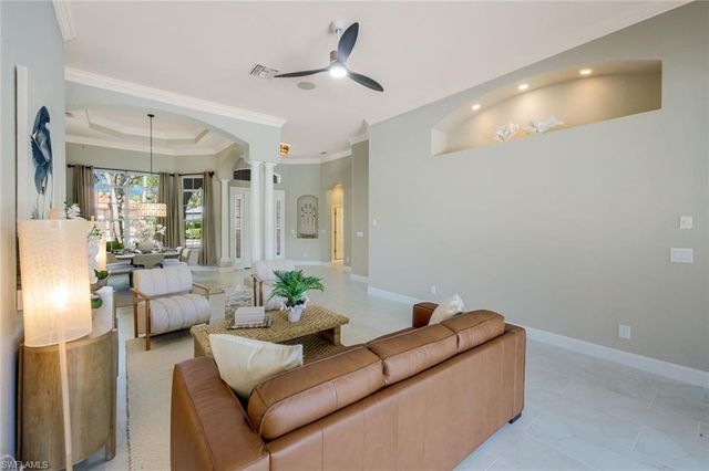 8810 Spinner Cove LN, Naples, FL 34120