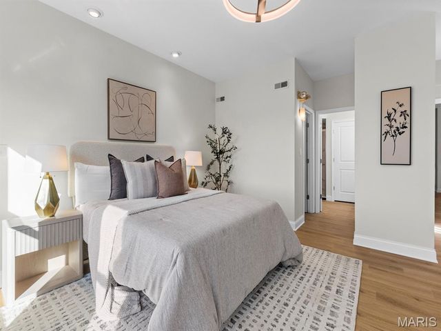 526 Sarah Lane 41, Creve Coeur, MO 63141