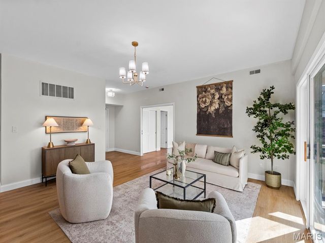 526 Sarah Lane 41, Creve Coeur, MO 63141