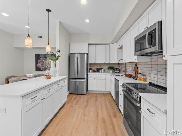 526 Sarah Lane 41, Creve Coeur, MO 63141