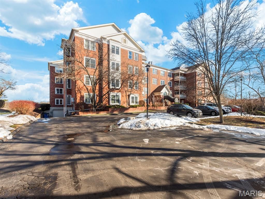 526 Sarah Lane 41, Creve Coeur, MO 63141