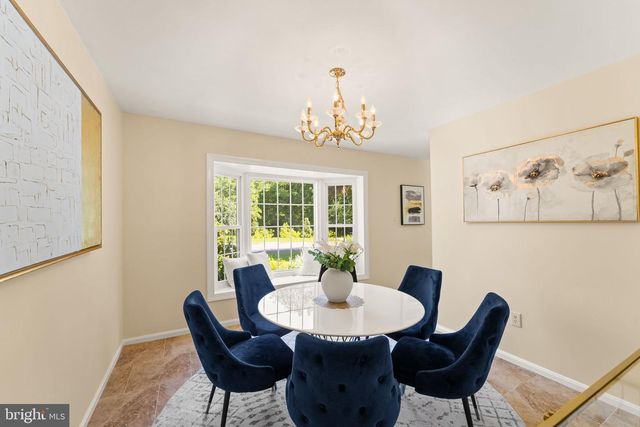 9719 CINNAMON CREEK DR, Vienna, VA 22182
