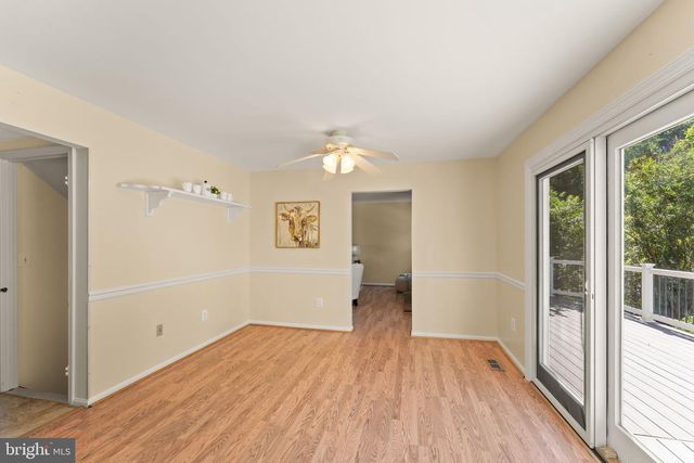 9719 CINNAMON CREEK DR, Vienna, VA 22182