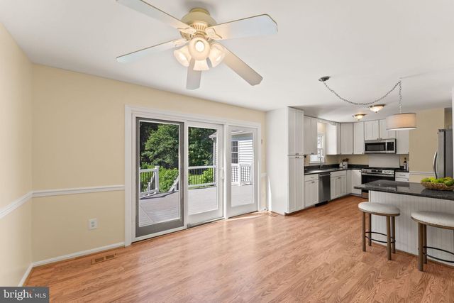 9719 CINNAMON CREEK DR, Vienna, VA 22182