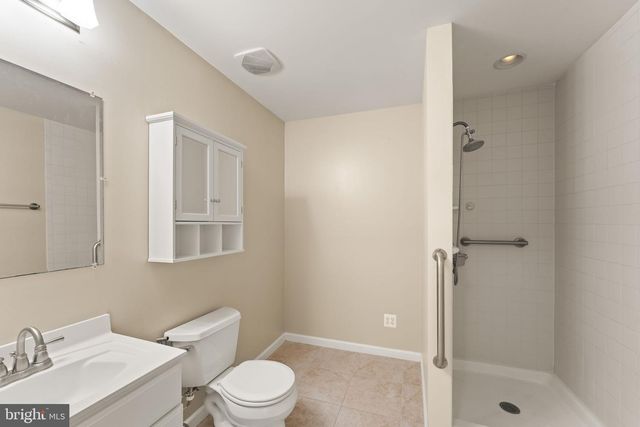 9719 CINNAMON CREEK DR, Vienna, VA 22182