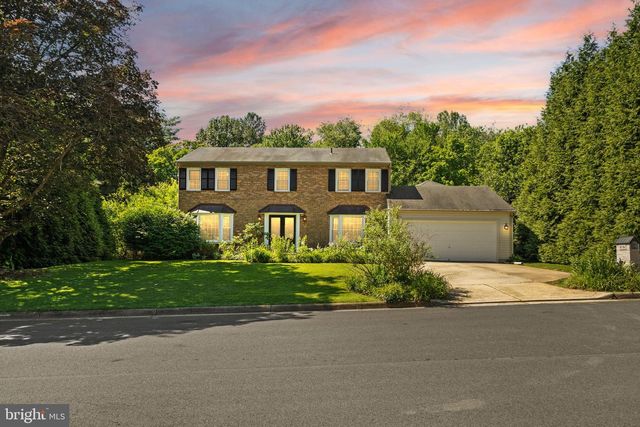 9719 CINNAMON CREEK DR, Vienna, VA 22182