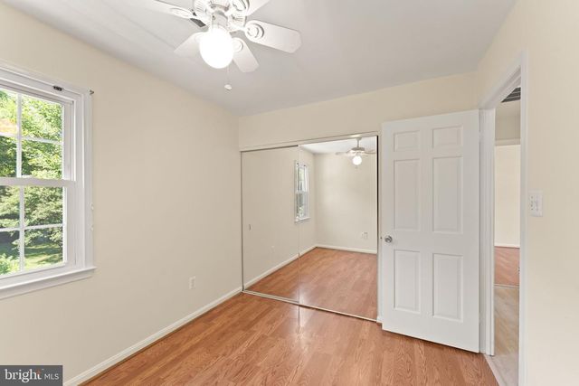 9719 CINNAMON CREEK DR, Vienna, VA 22182