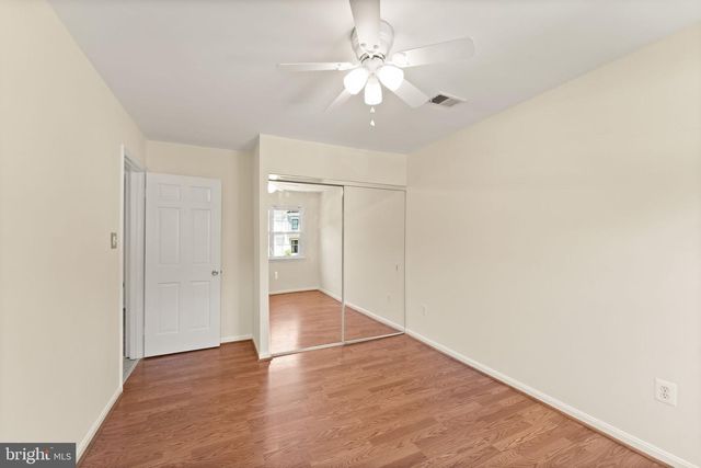 9719 CINNAMON CREEK DR, Vienna, VA 22182
