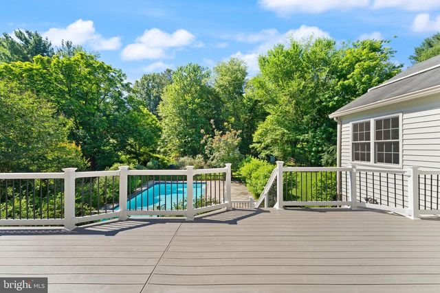 9719 CINNAMON CREEK DR, Vienna, VA 22182