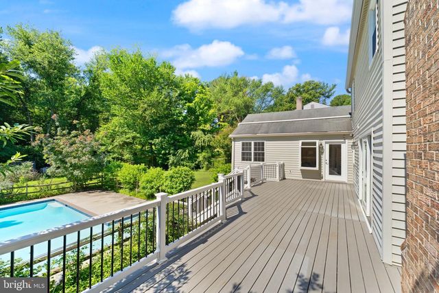 9719 CINNAMON CREEK DR, Vienna, VA 22182