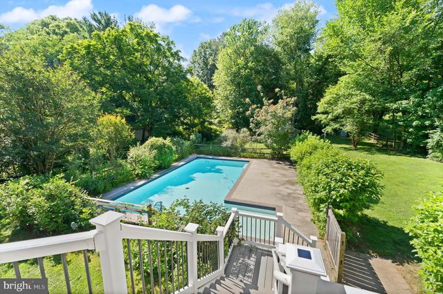 9719 CINNAMON CREEK DR, Vienna, VA 22182