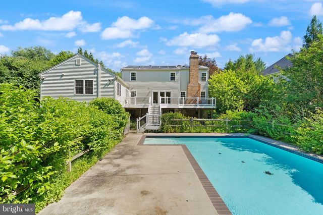 9719 CINNAMON CREEK DR, Vienna, VA 22182