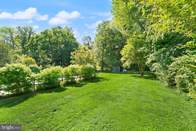 9719 CINNAMON CREEK DR, Vienna, VA 22182