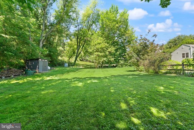 9719 CINNAMON CREEK DR, Vienna, VA 22182