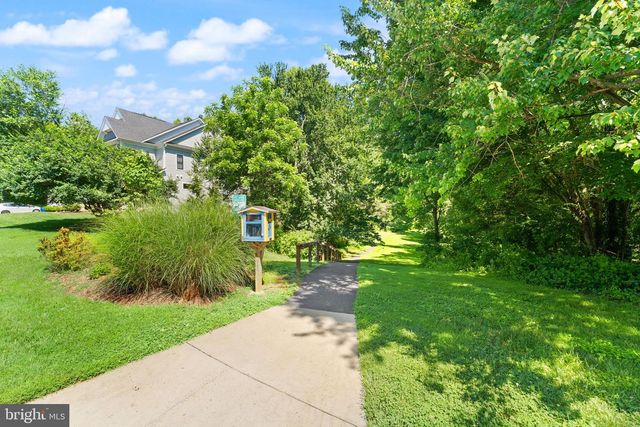 9719 CINNAMON CREEK DR, Vienna, VA 22182