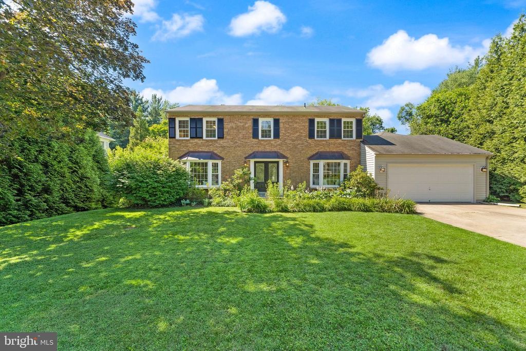 9719 CINNAMON CREEK DR, Vienna, VA 22182
