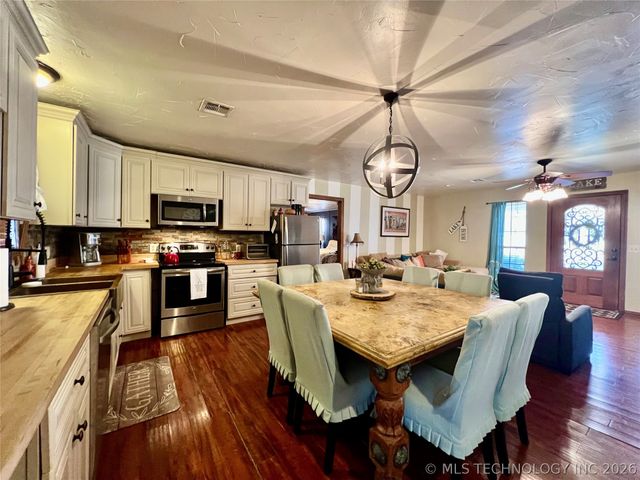 12326 Scott Drive, Kingston, OK 73439