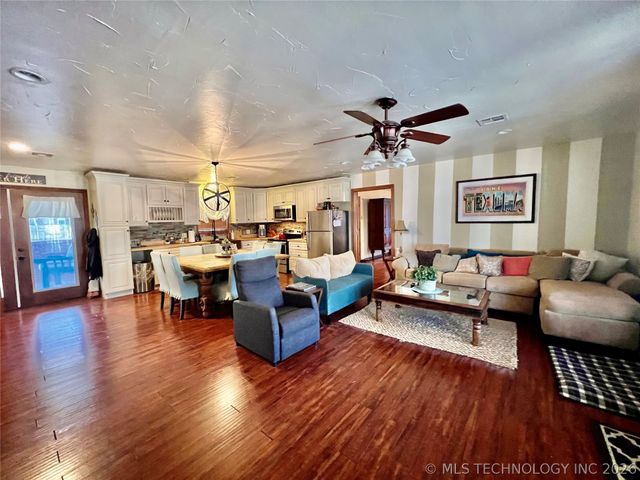 12326 Scott Drive, Kingston, OK 73439