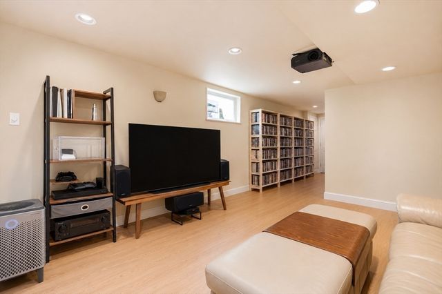 9 Seagrave 1, Cambridge, MA 02140